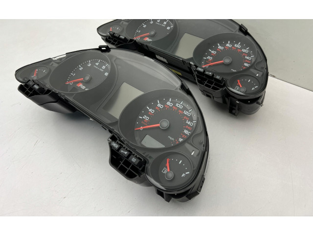 Přístrojová deska Audi RS4 B7 2010 8H0920982F