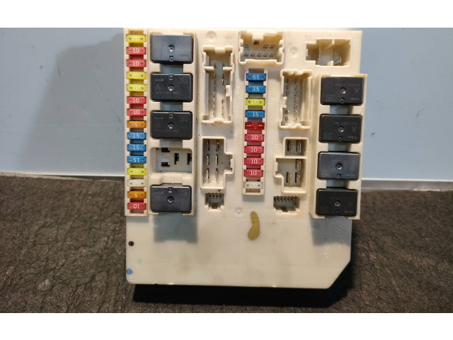 Блок предохранителей 1064, 233293C Renault Clio III