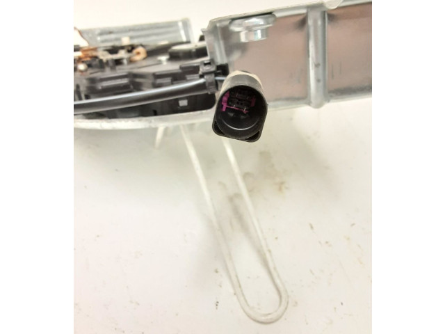 Zámek zadních dveří    Volkswagen Caddy 2016