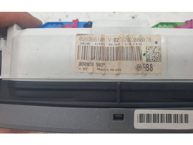Панель приборов 3D0920982P   Volkswagen Phaeton       