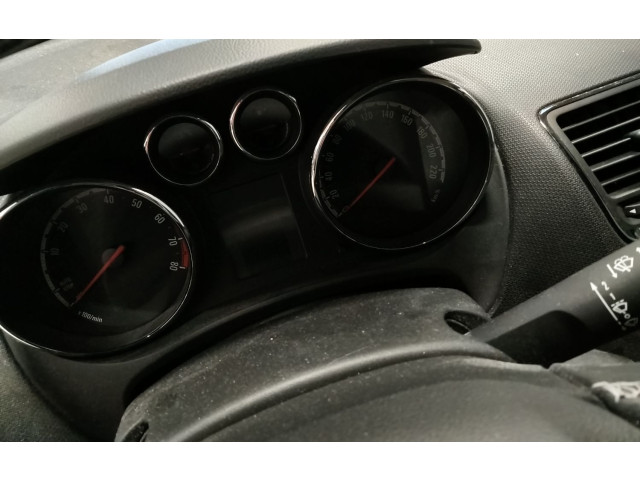 Панель приборов Opel Meriva B