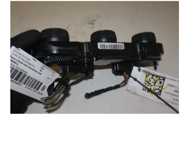 Блок управления климат-контролем 5E0820047J Skoda Octavia Mk3 (5E)