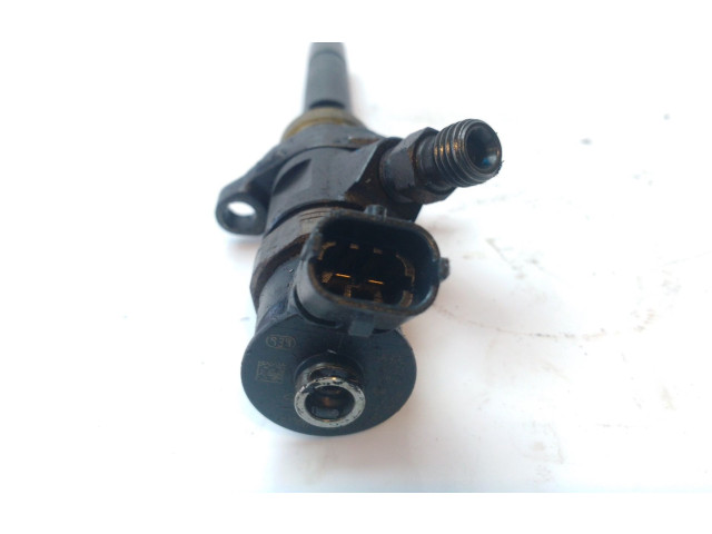 Форсунка 338002A400    Hyundai Getz  D4FA 