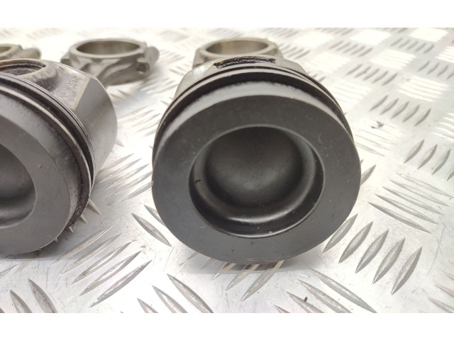  Поршень с шатуном Cxx ckf  Skoda Octavia Mk3 (5E)  