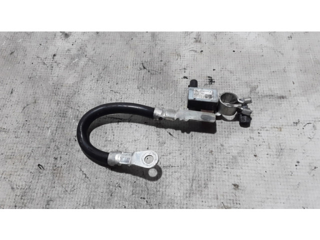 Минусовый провод (аккумулятора)