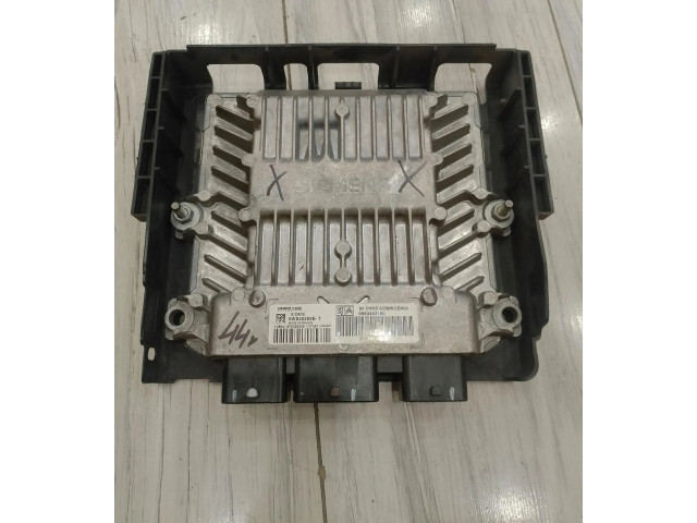 Блок управления двигателем ECU 5WS40572B-T   Citroen C2