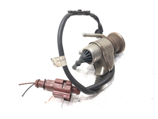 Vstřikovač 04L131113P Skoda Octavia Mk3 (5E)