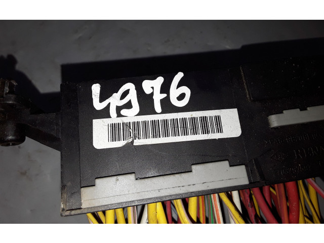 Блок предохранителей 7703297597C Renault Clio II