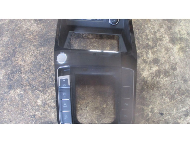 Отделка рычага переключения передач (пластиковая)