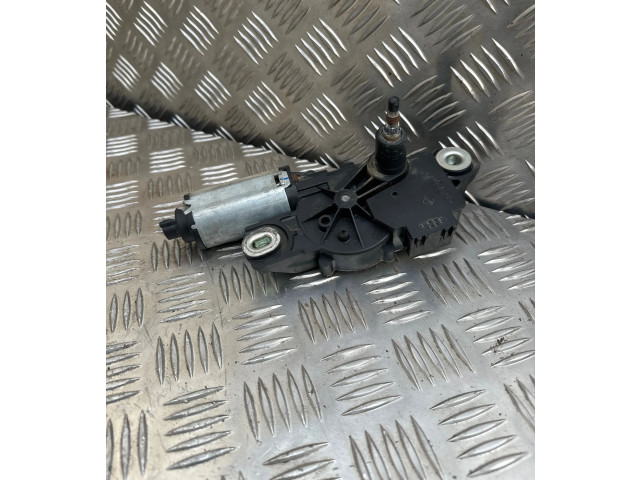 Моторчик заднего дворника 2K0955712D, 50322222 Volkswagen Caddy