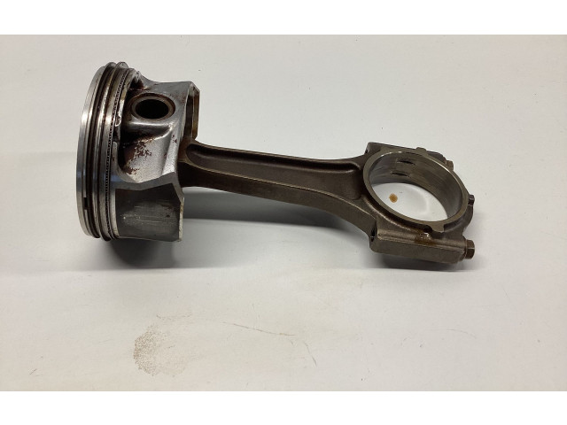 Поршень с шатуном Dodge Challenger