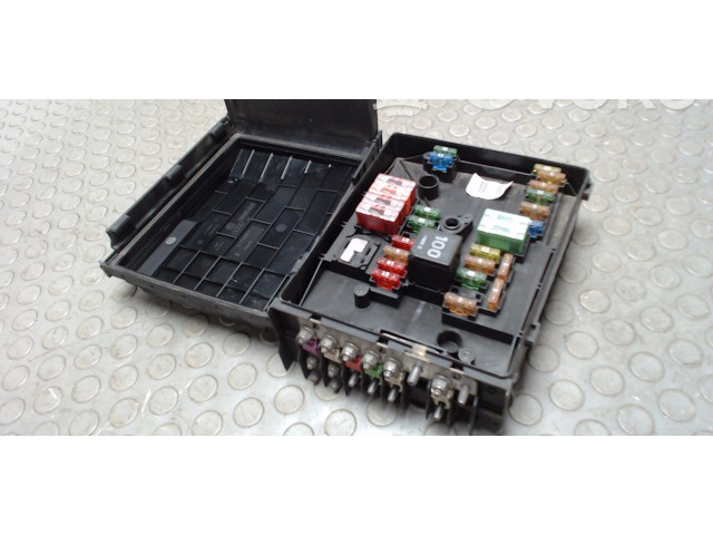 Блок предохранителей  1K0937125A   Audi A3 S3 8P    