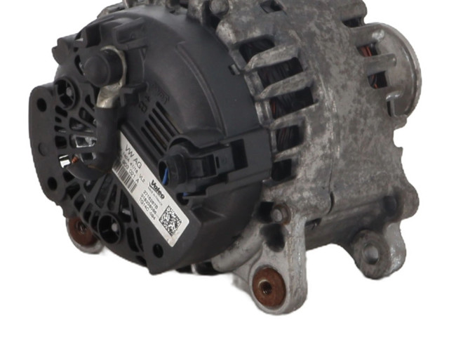 Генератор 04E903015Q Volkswagen Golf Sportsvan DACA