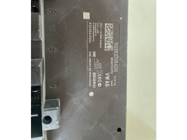 Блок комфорта 5Q0937084DG, A3C00413204   Audi Q2 -   