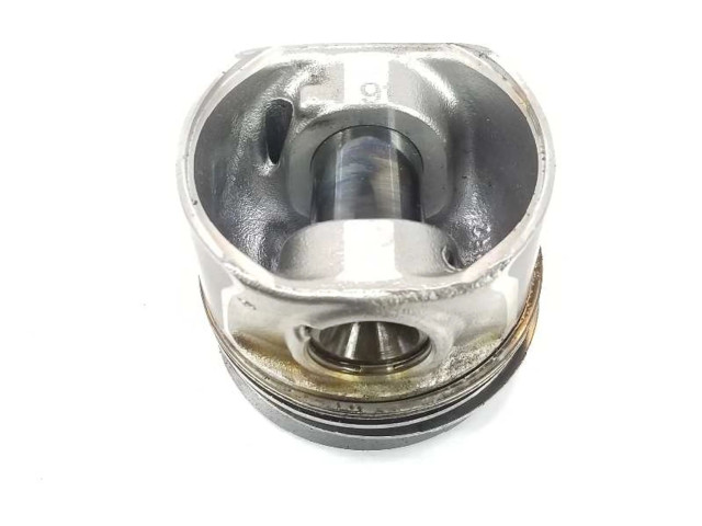 Поршень с шатуном 03L107065J, 03L107065J Volkswagen Golf VI