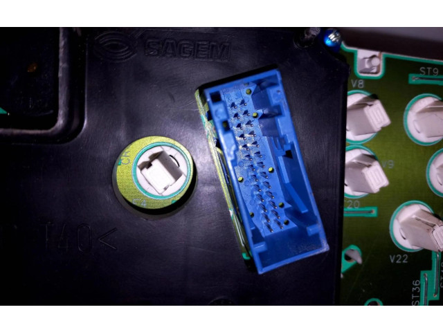 Přístrojová deska Citroen Berlingo 216243426