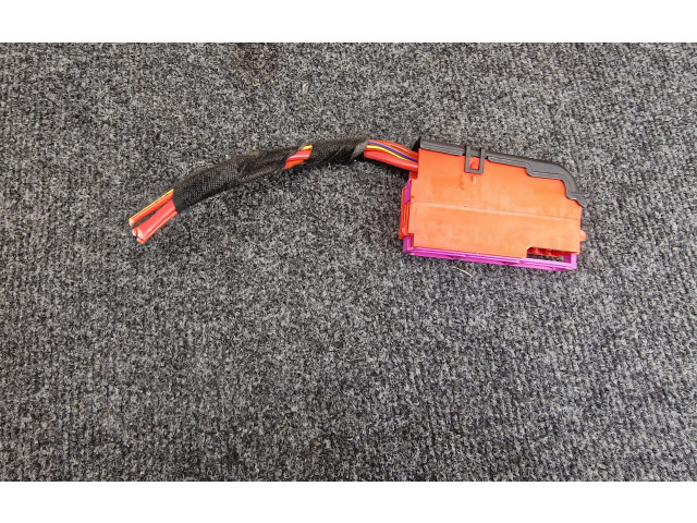 Pojistková skříňka 4F1941824B Audi Q7 4M 2019