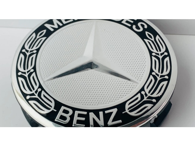 Заводская крышка (крышки) от центрального отверстия колеса