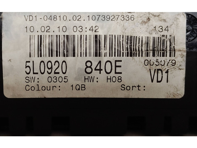 Спидометр (приборный щиток) 5L0920840E, 1073927336   Skoda Yeti (5L)