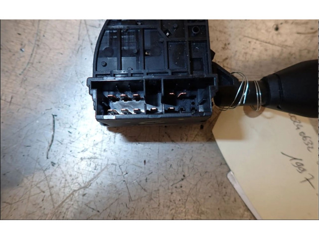 Ручка стеклоочистителей 7700838984   Renault Clio I