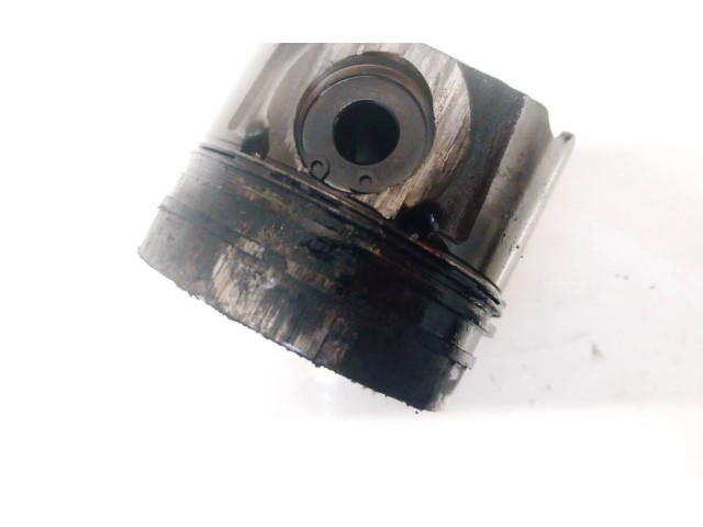 Поршень с шатуном Renault Scenic I