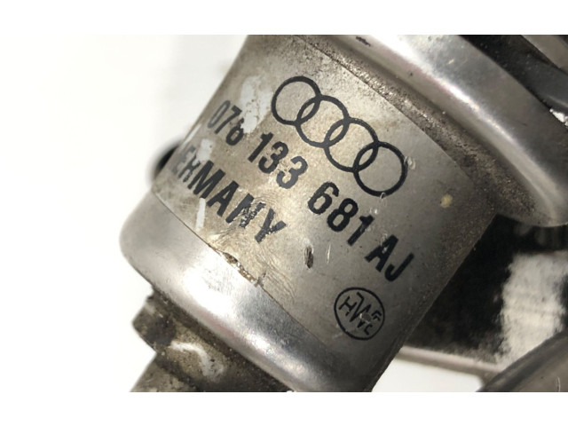 Топливная рампа 078133681AJ   Audi A6 S6 C5 4B  