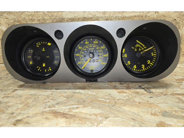 Přístrojová deska Porsche 944 1984