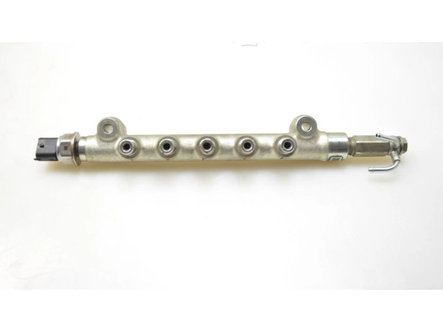 Vstřikovací lišta 55570022 Opel Astra K B 16 DTH