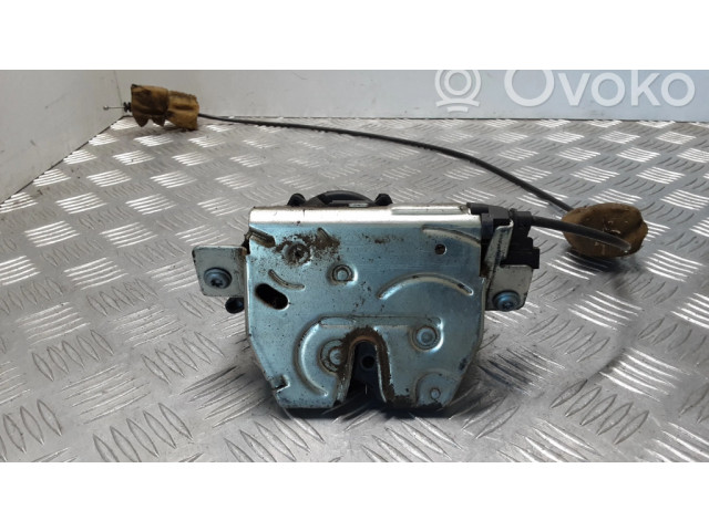 Замок задней крышки