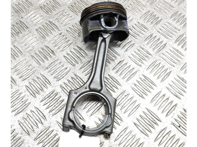 Поршень 32213692, 31401957 Volvo XC40