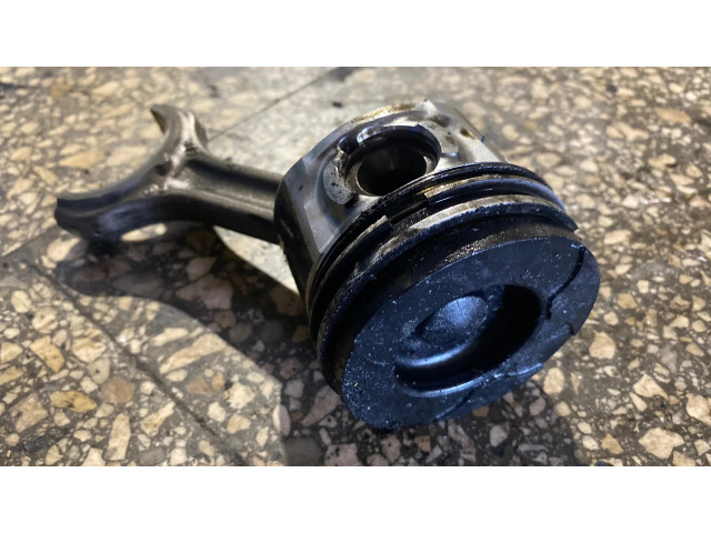 Píst 75L93 Ford Focus pro naftový motor 1.6