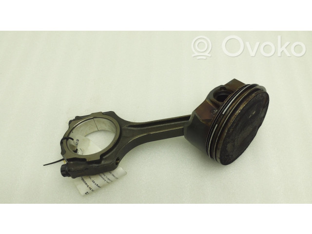 Píst BR3ECA3322BB Ford Mustang V pro benzínový motor 5.0