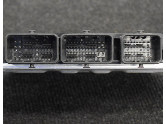 Блок управления двигателя Dacia Sandero