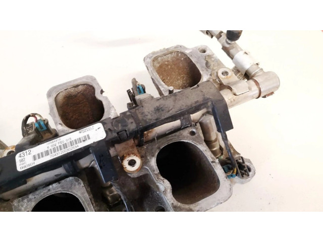 Топливная рампа 12584312, 12572886   Cadillac CTS 2.8 