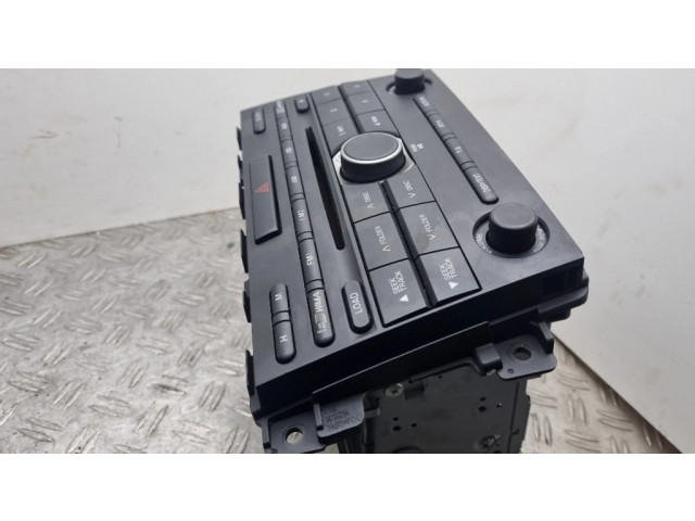 Радио/ проигрыватель CD/DVD / навигация