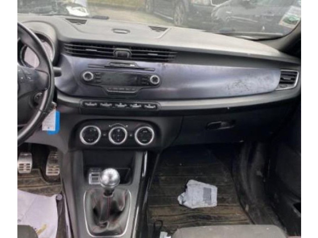 Зеркало электрическое Alfa Romeo Giulietta - года