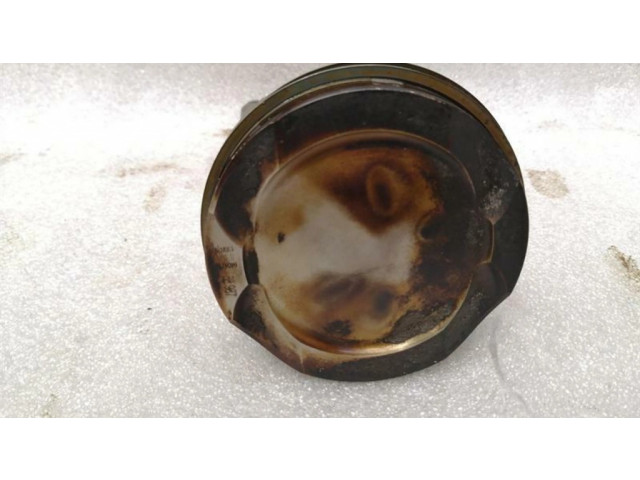 Píst 11247843237, 11257556955 BMW M5 pro benzínový motor 4.4