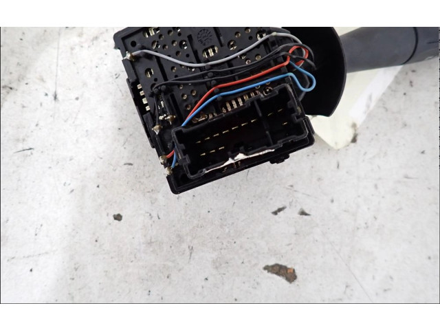 Ручка стеклоочистителей 8201168013 Renault Clio IV