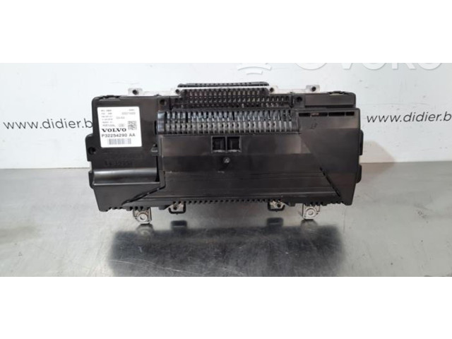 Přístrojová deska Volvo XC60 2018 32254290