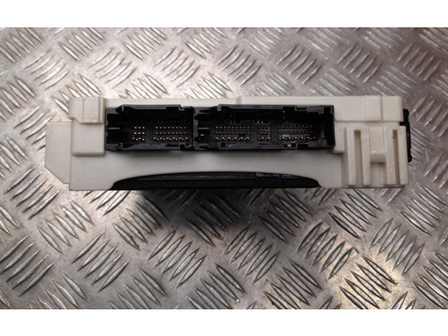 Pojistková skříňka 8273033Q31, 8922133E20 Toyota Camry VIII XV70 2020