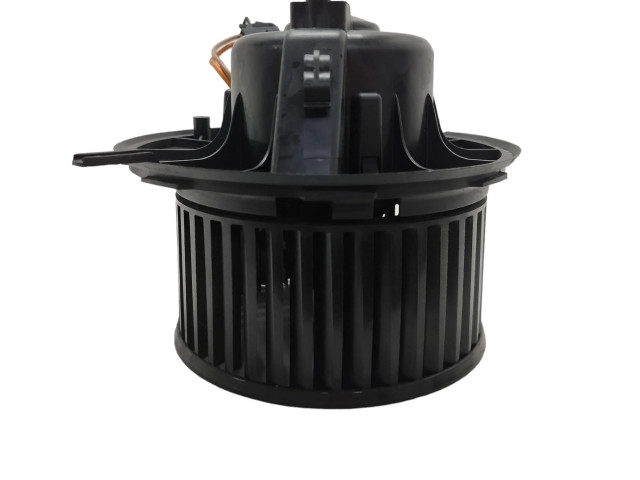 Блок предохранителей  3C1820015Q, CZ0160600868   Volkswagen PASSAT B7    