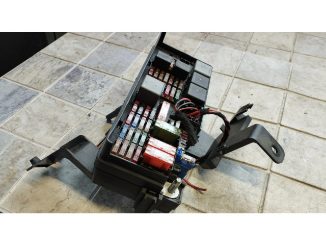 Pojistková skříňka A1645400272 Mercedes-Benz R AMG W251 2006