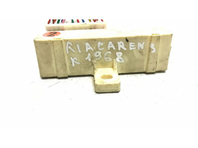 Блок предохранителей 919402G020, K1968   KIA Carens II    