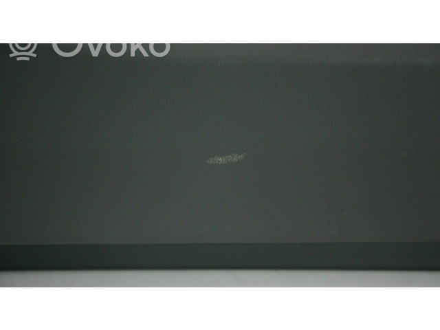 Обшивка передней двери