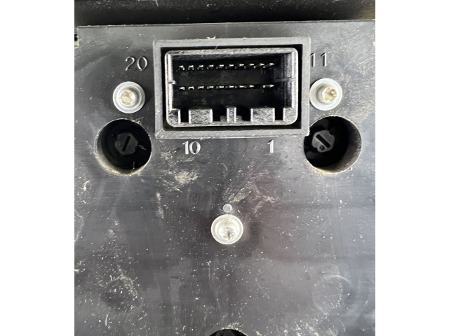 Панель приборов 04828962AB, P56010494AB Jeep Cherokee III KJ