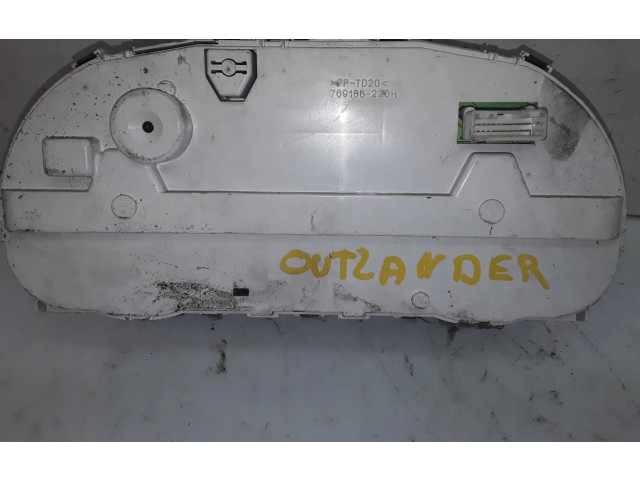 Přístrojová deska Mitsubishi Outlander 769166