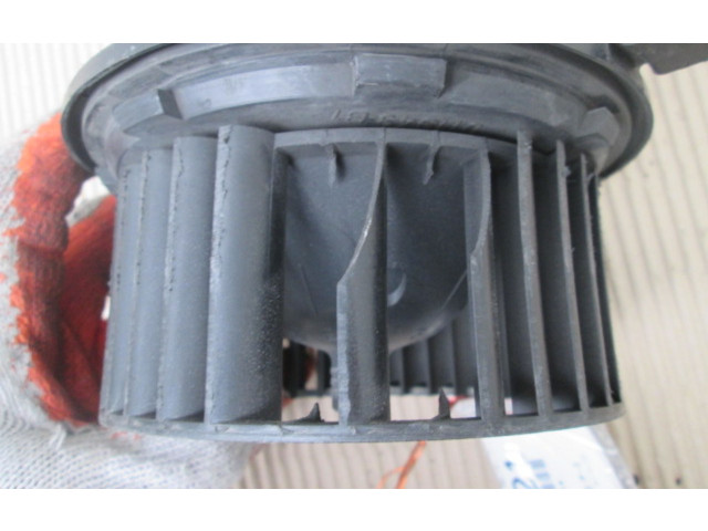 Вентилятор печки Volkswagen Jetta II