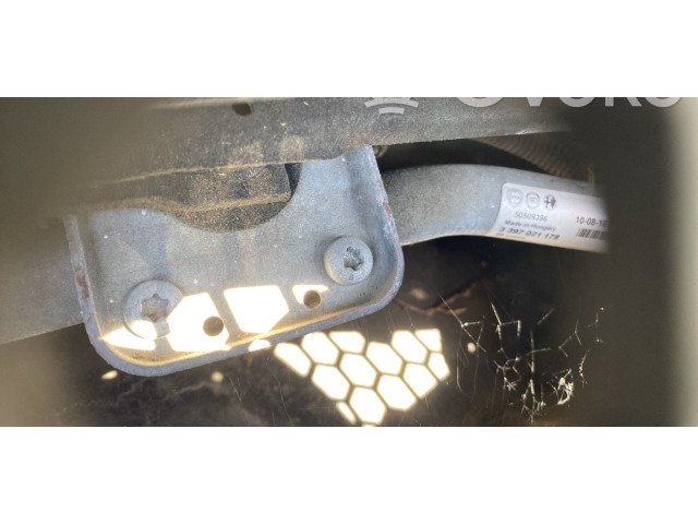 Моторчик дворников 50509396    Alfa Romeo Giulietta