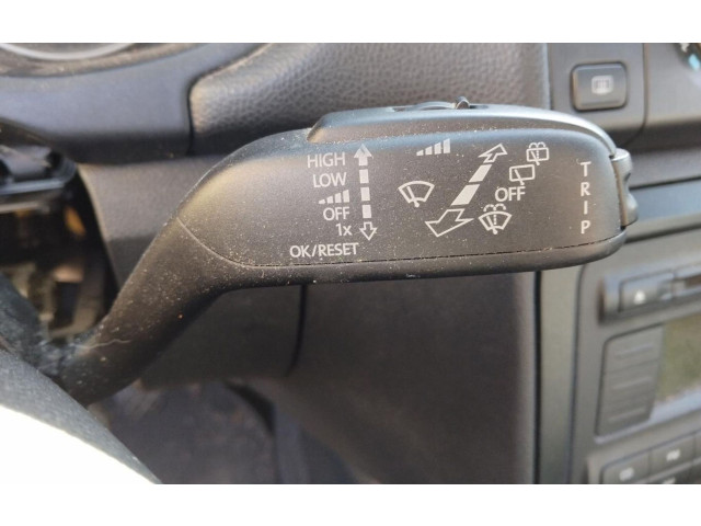 Включатель стеклоочистителей    Skoda Fabia Mk2 (5J)       