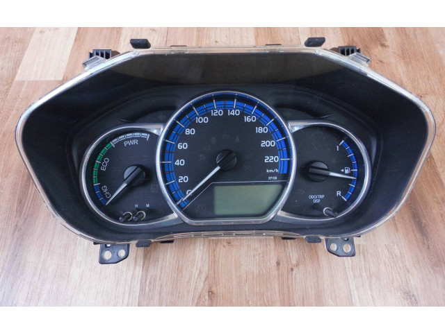 Přístrojová deska Toyota Yaris 2016 838000UL60